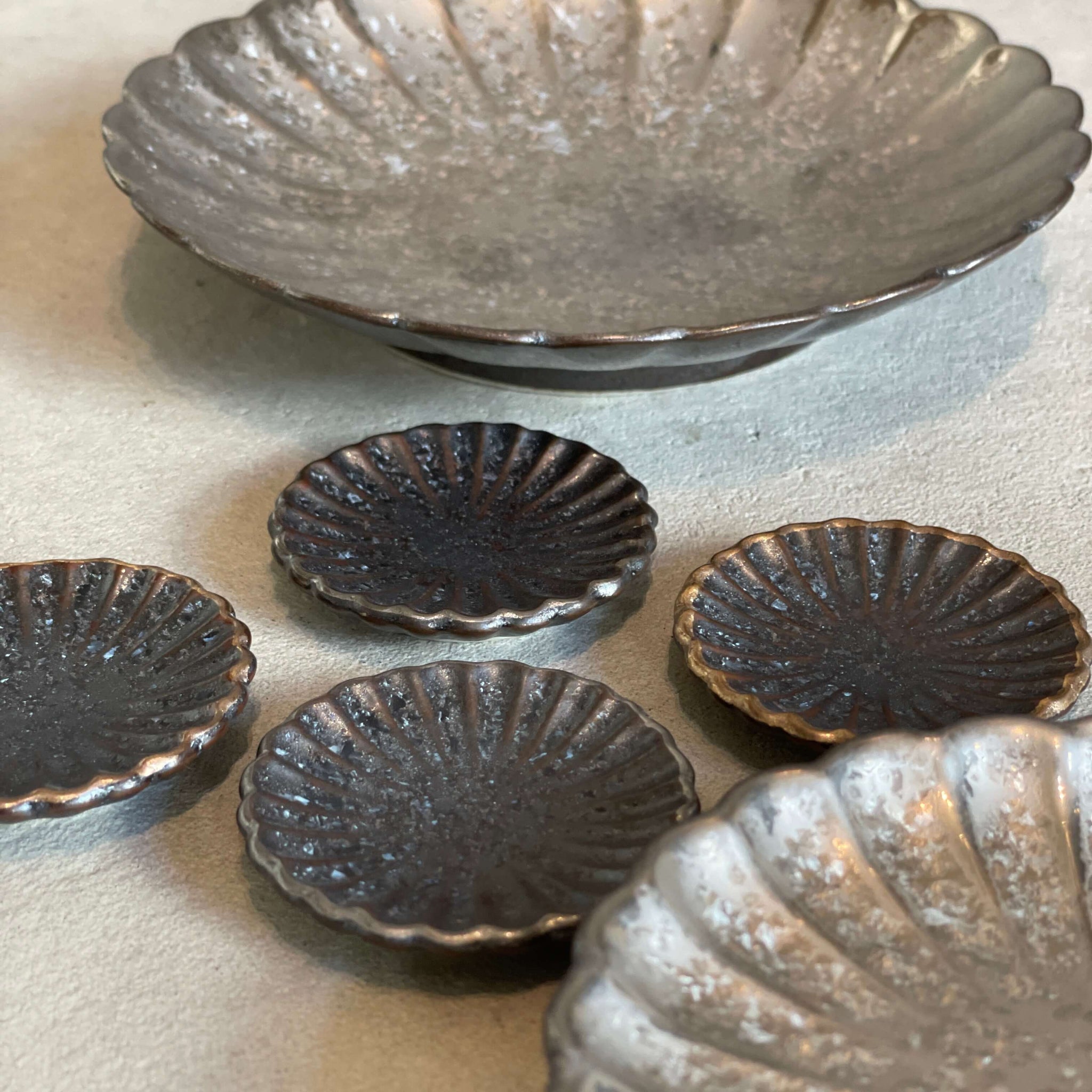 晶渕銀 菊型豆皿 箸置き – Cs Atelier